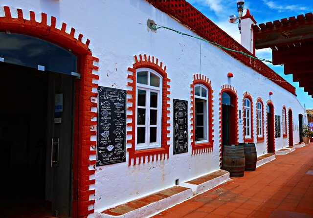 Restaurant am Strand von Barril