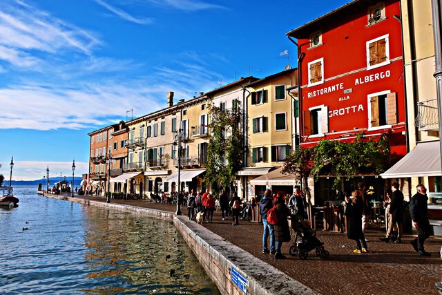 Im Hafen von Lazise